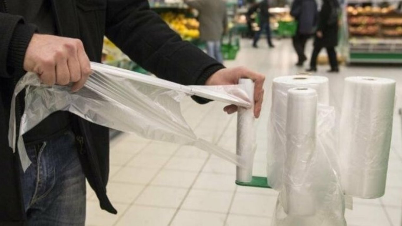 Заборона пакетів Київ - як оригінально упакувати товар і платити за пакетик - відео