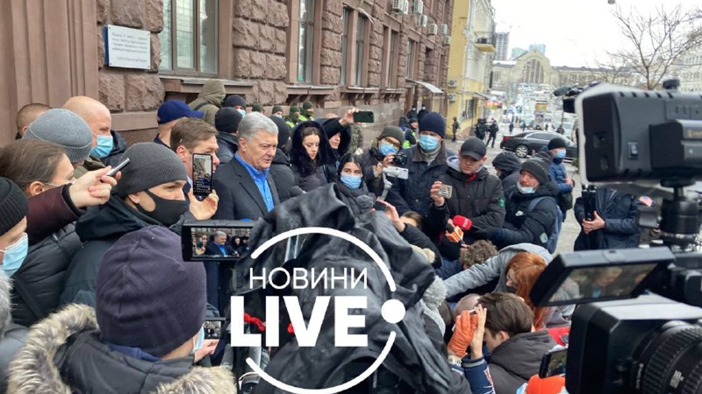 Порошенко пришел на допрос в ГБР, но отказался давать показания