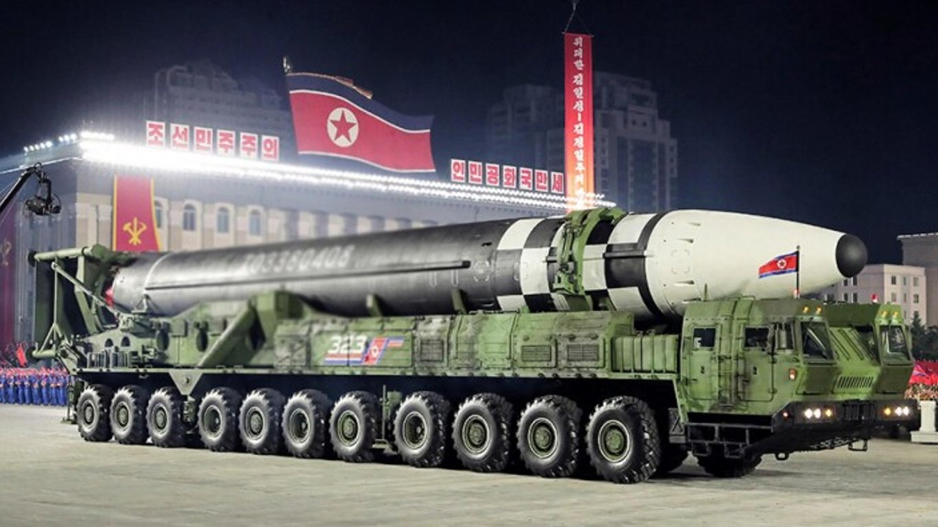 Северная Корея провела испытания баллистической ракеты