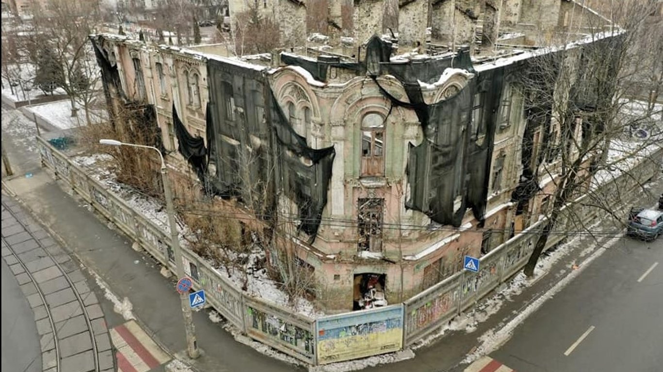 На Подоле разрушается уникальный дом XIX столетия - фото