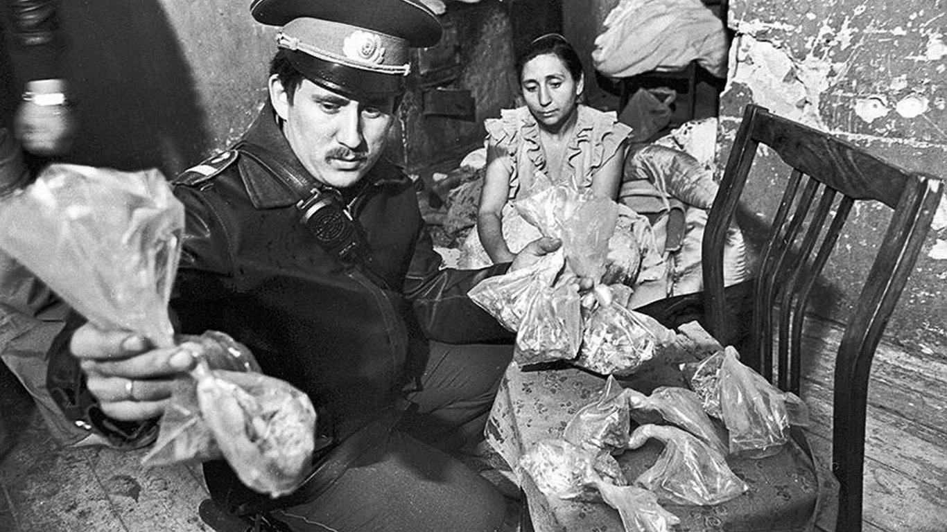 Наркотики в СРСР — де їх шукали і як боролися з залежними