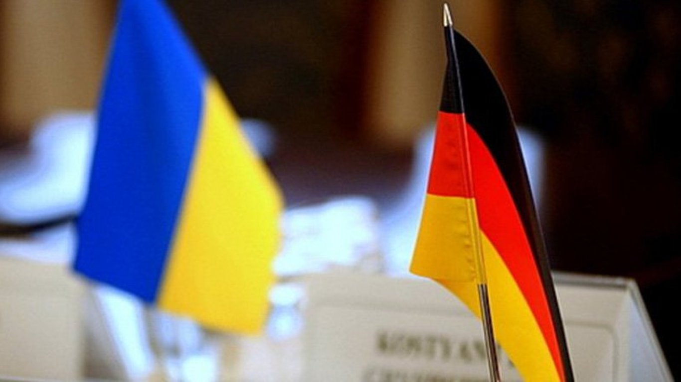 В Германии объяснили, почему не хотят поставлять оружие в Украину