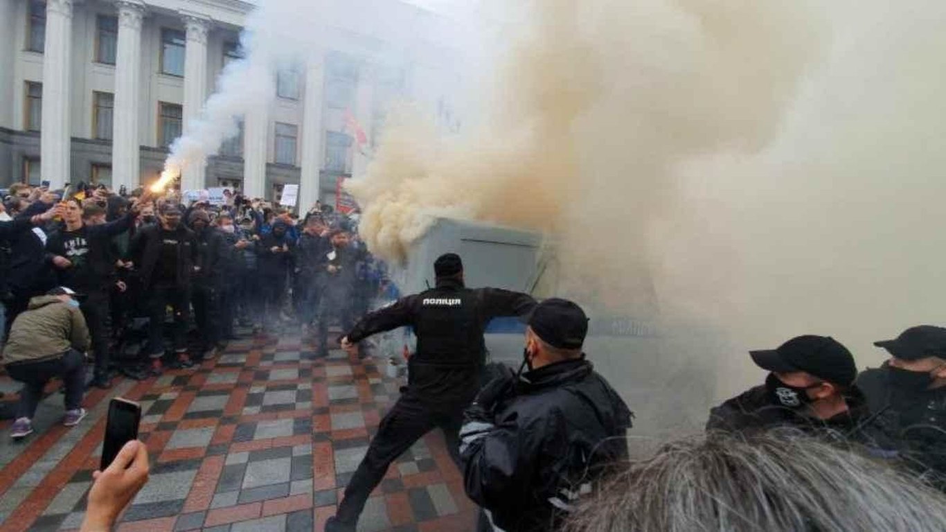 Протесты в Киеве - активисты требовали транслировать программы и фильмы на украинском языке