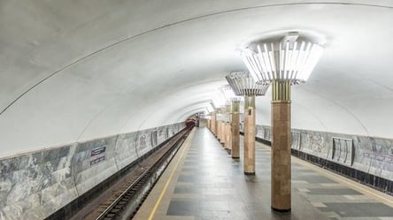 Мужчина справил нужду в метро в Харькове – соцсети. Видео - 285x160