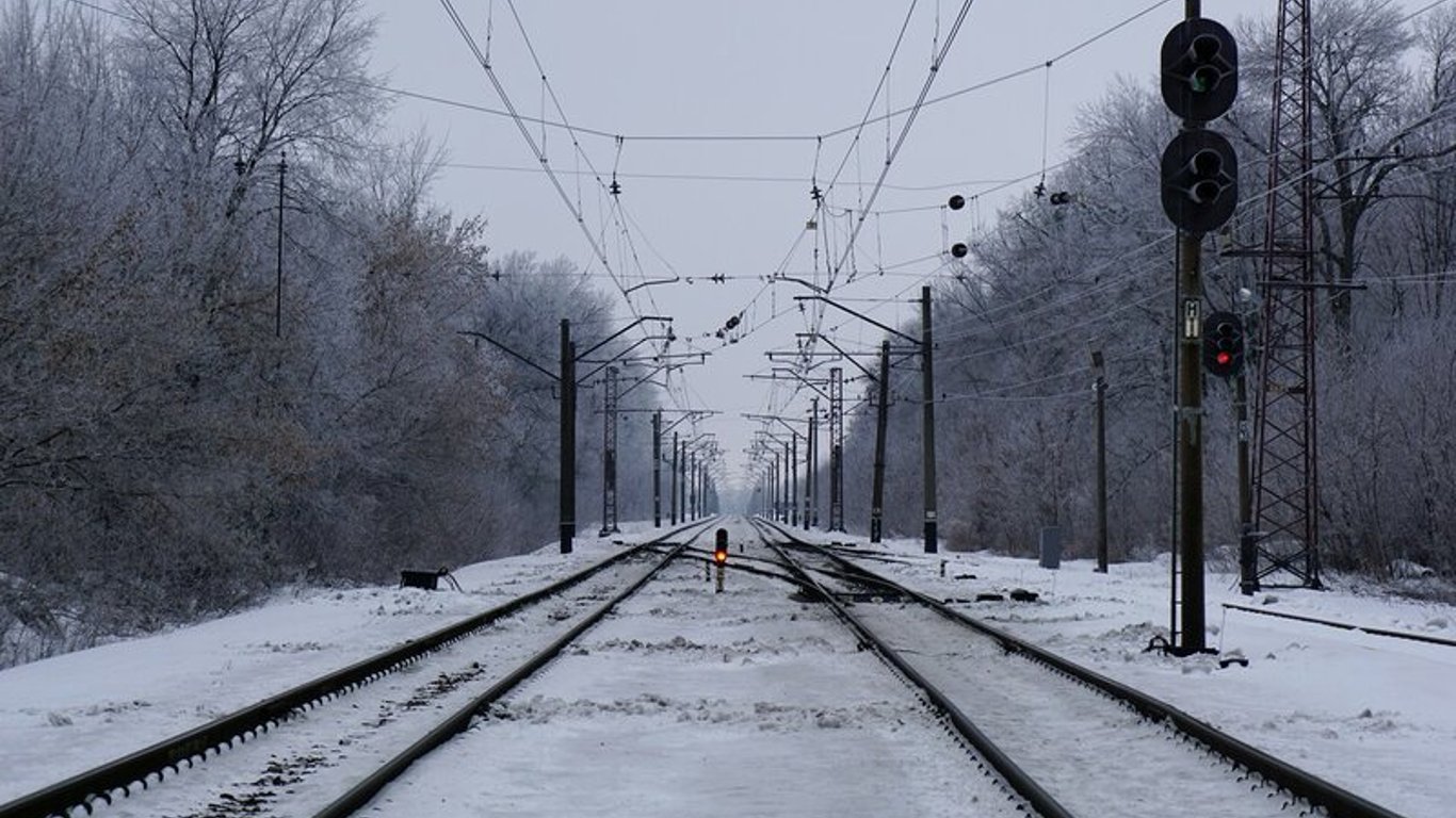 На Харківщині невідомий чоловік потрапив під потяг