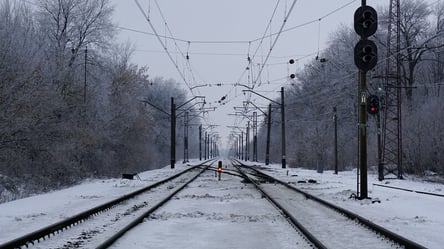 На Харківщині невідомий чоловік потрапив під потяг - 285x160