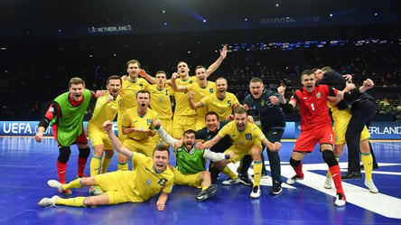 Украина – Россия: где и когда смотреть полуфинал Евро-2022 по футзалу - 285x160