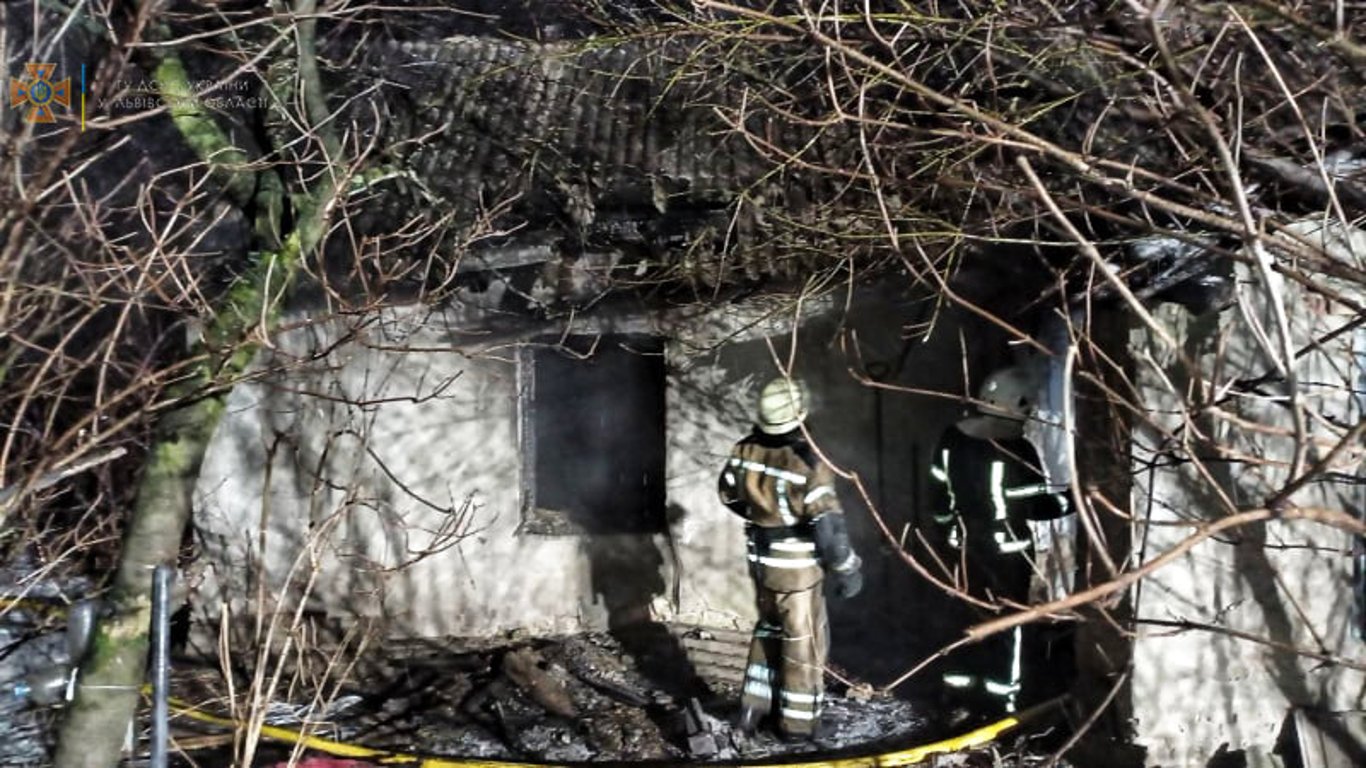 Пожар в жилом доме на Львовщине 2 февраля - фото