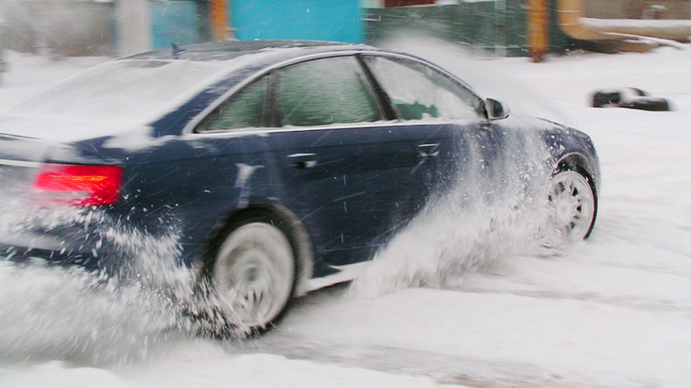 Снігопад на Київщині - автомобілістів попередили про загрозу - рекомендації