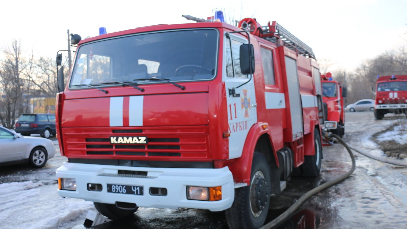 В Харькове горит общежитие Гигант