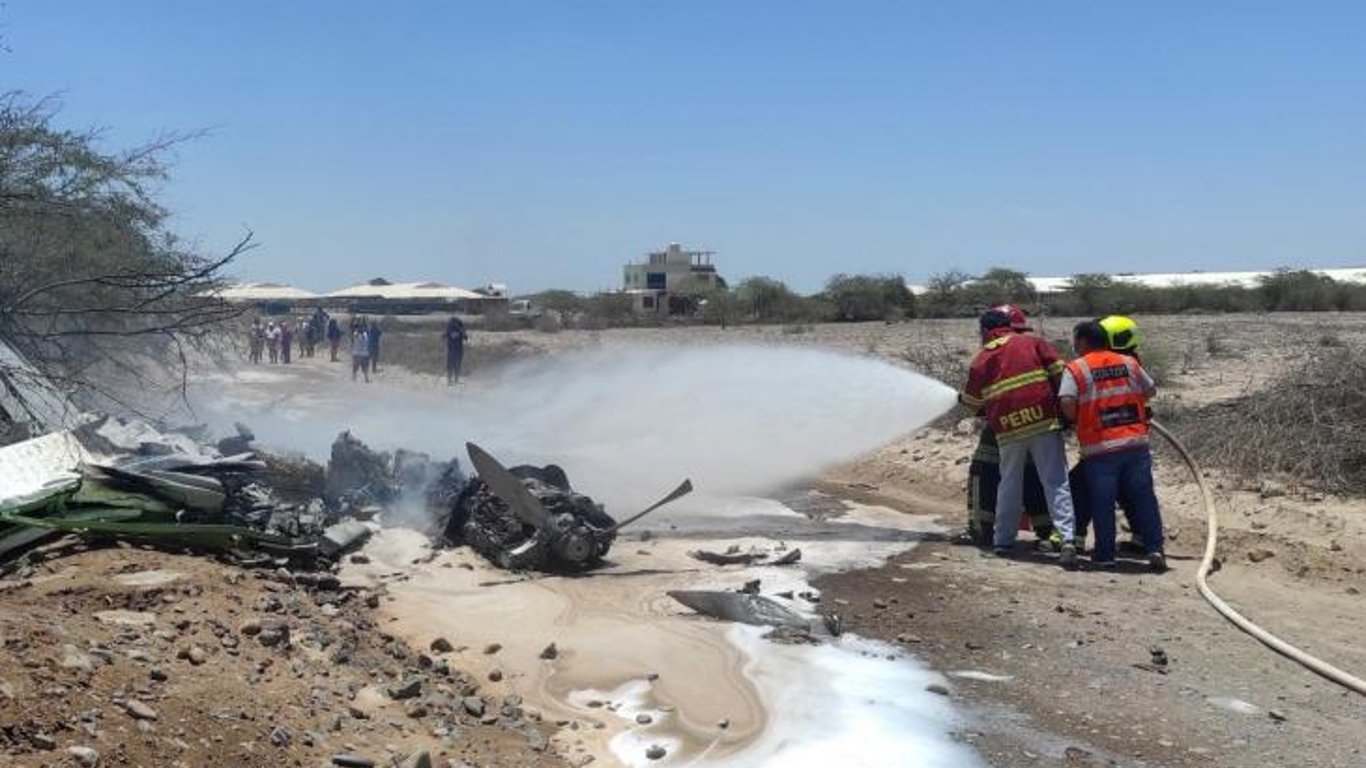 В перуанской пустыне разбился самолет с пассажирами
