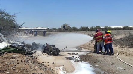 У перуанській пустелі розбився літак із пасажирами, є загиблі - 285x160