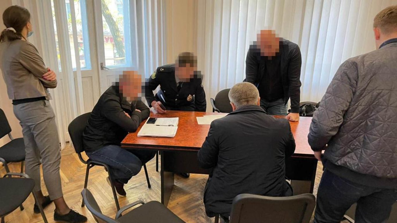Во Львове ГБР разоблачило четырех бывших полицейских - они продавали наркотики