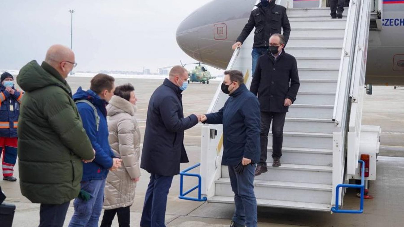 Три европейских министра иностранных дел прилетели в Харьков