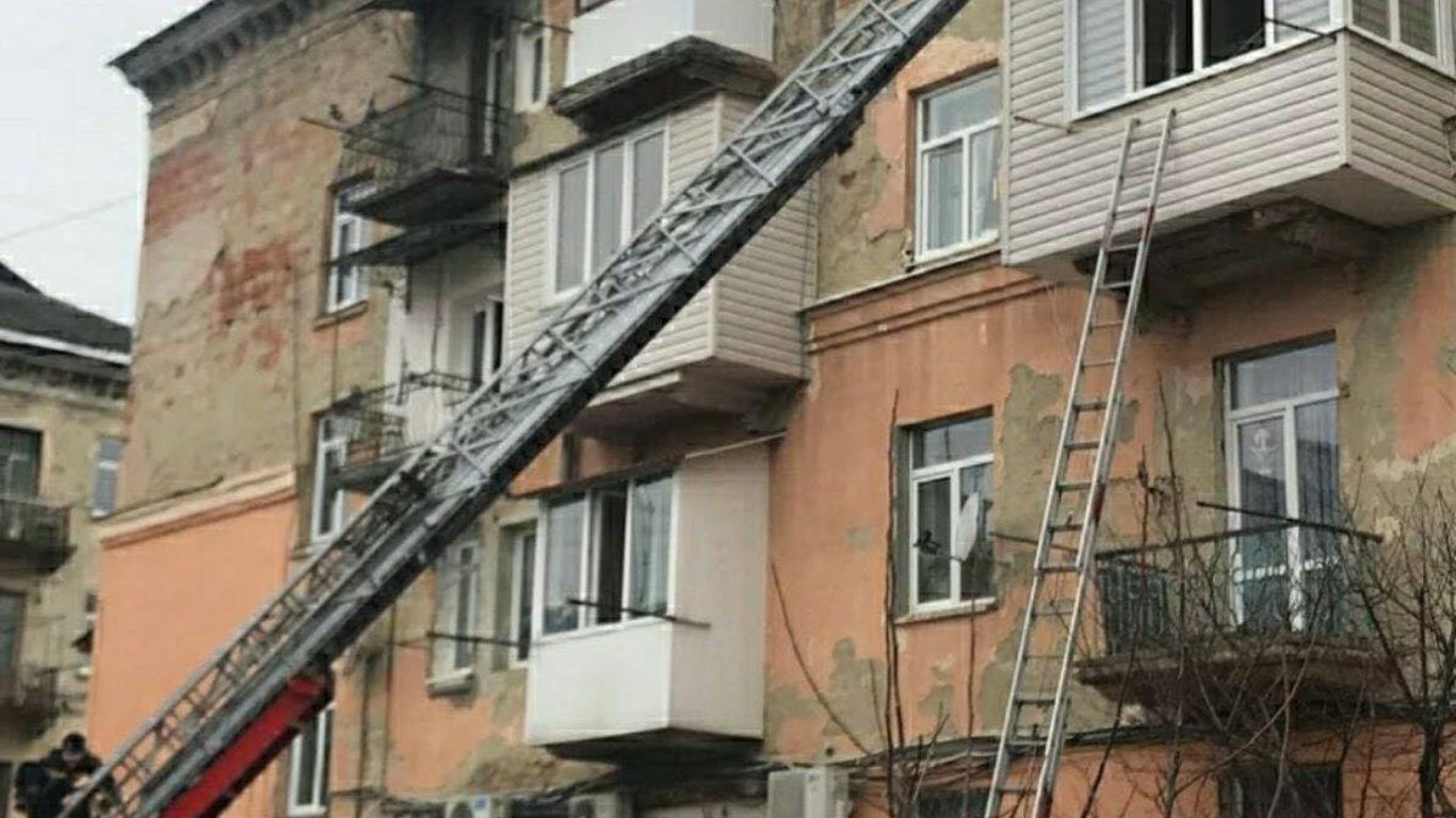 У Дрогобичі рятувальники виводили з вогню людей у свій вихідний