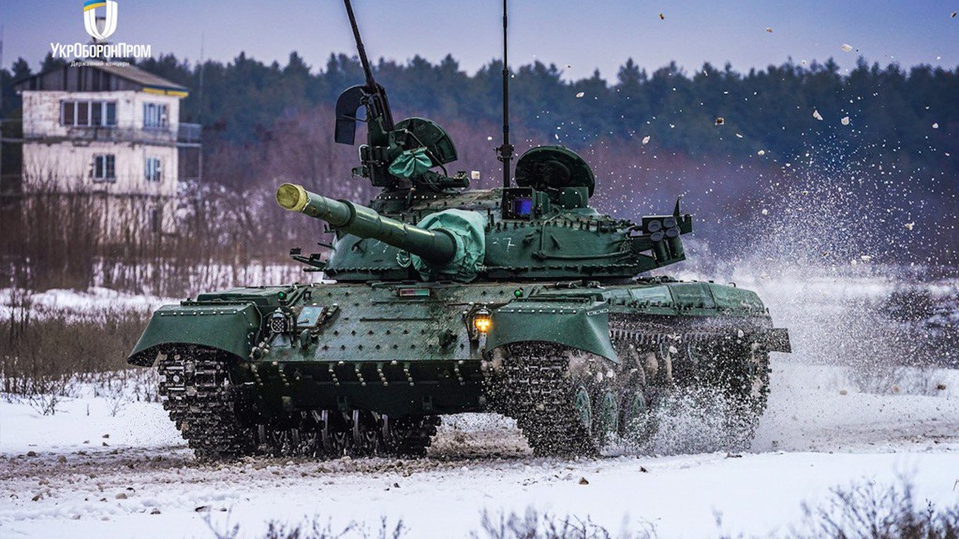 У Харкові показали модернізовану бойову машину Т-64БВ – фото