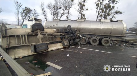 В Черкасской области произошло масштабное ДТП: столкнулись грузовики - 285x160