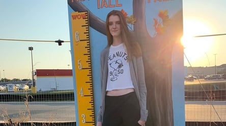 18-летняя девушка имеет самые длинные ноги в мире: как выглядит подросток - 285x160