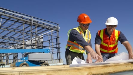 В "Азові" потрібні люди на будівництво — які умови роботи - 285x160