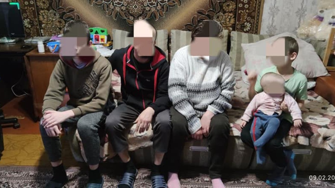 На Харківщині після сімейної сварки мати трьох дітей пішла з дому