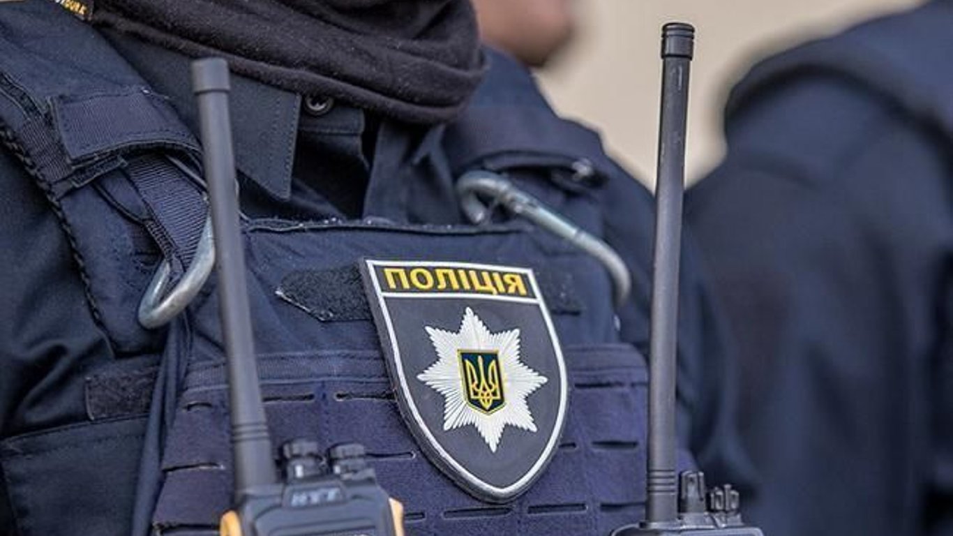 НП в Києві: іноземець пограбував дівчину в центрі столиці