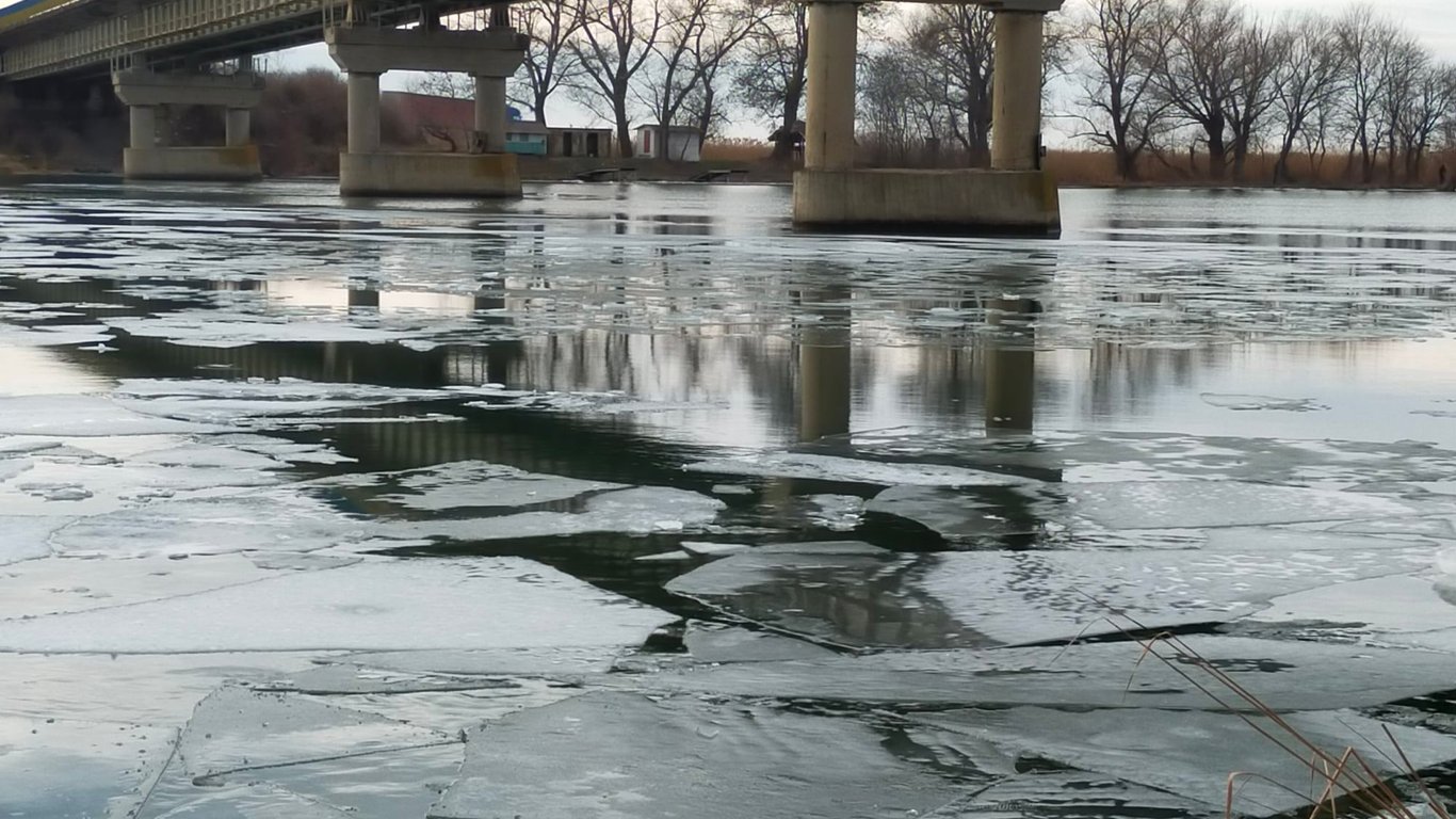 На Днестре в Одесской области тронулся лед