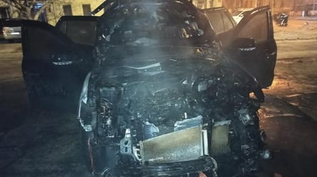 В Одессе неизвестные сожгли две машины: полиция начала расследование - 285x160