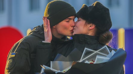 Самое романтичное видео дня: в Харькове курсант Нацгвардии красиво сделал предложение любимой - 285x160