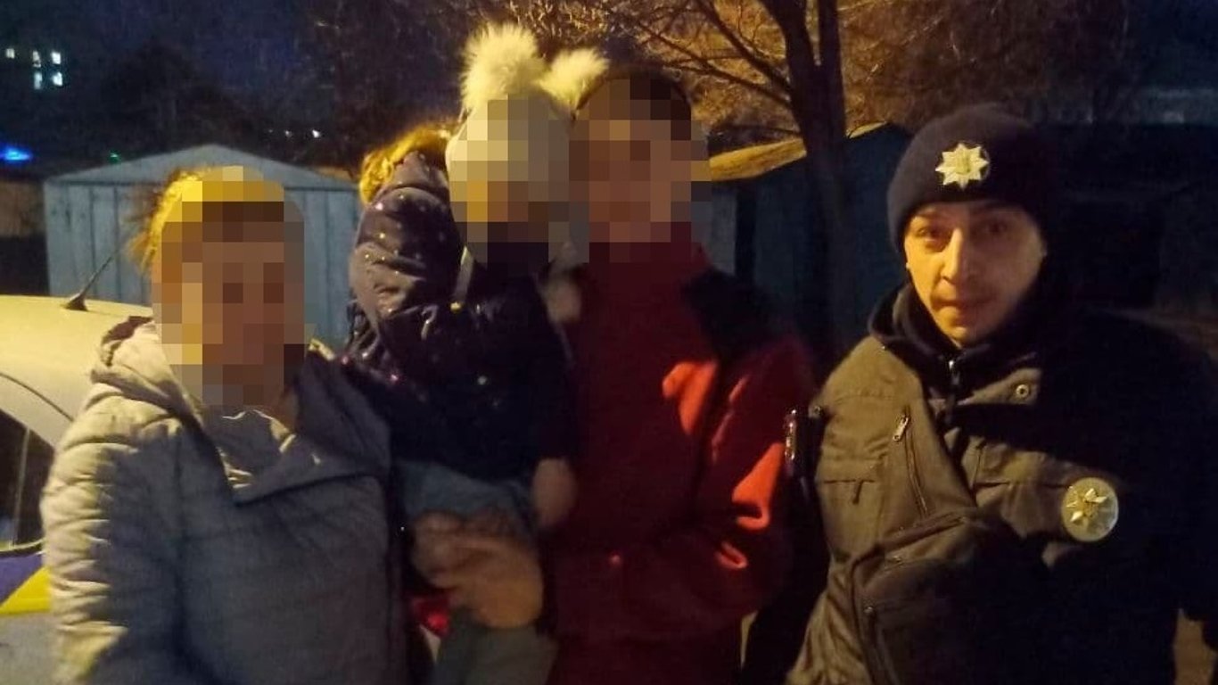 В Одесі патрульні повернули батькам 6-річну дівчинку