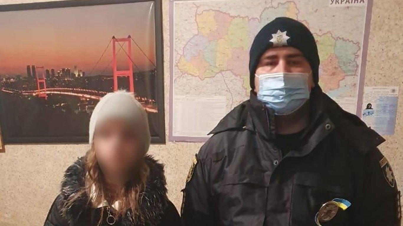 В Харькове полиция нашла пропавшую школьницу