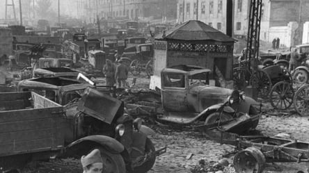 В сети показали здание банка в Одессе после авиаудара во времена войны. Историческое фото - 285x160