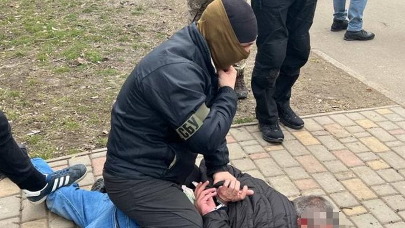 В Одессе таможенника поймали на взятках. Фото, видео