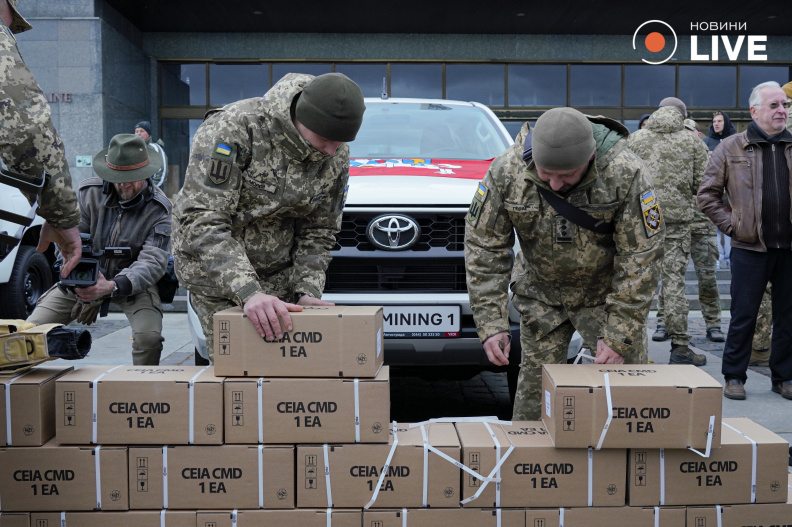 військові отримують допомогу