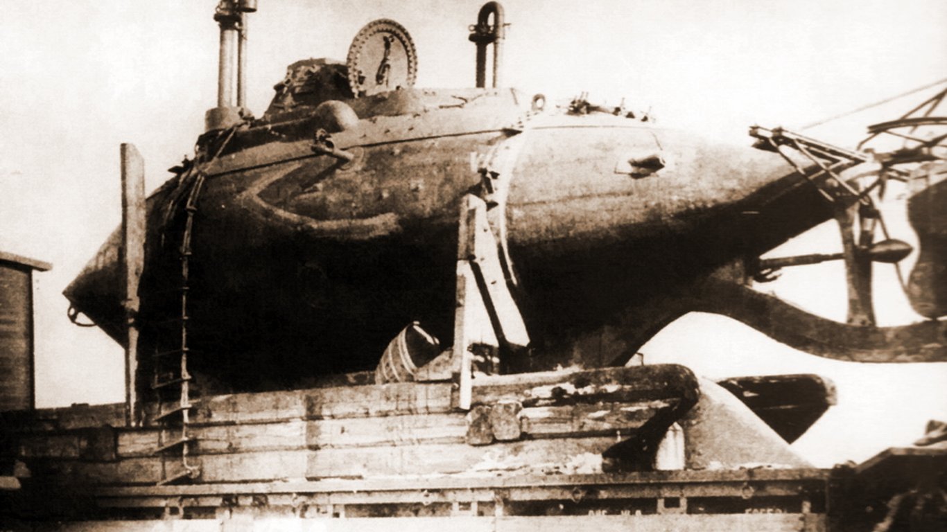 Перший підводний човен в Одесі — як та хто створив першу субмарину