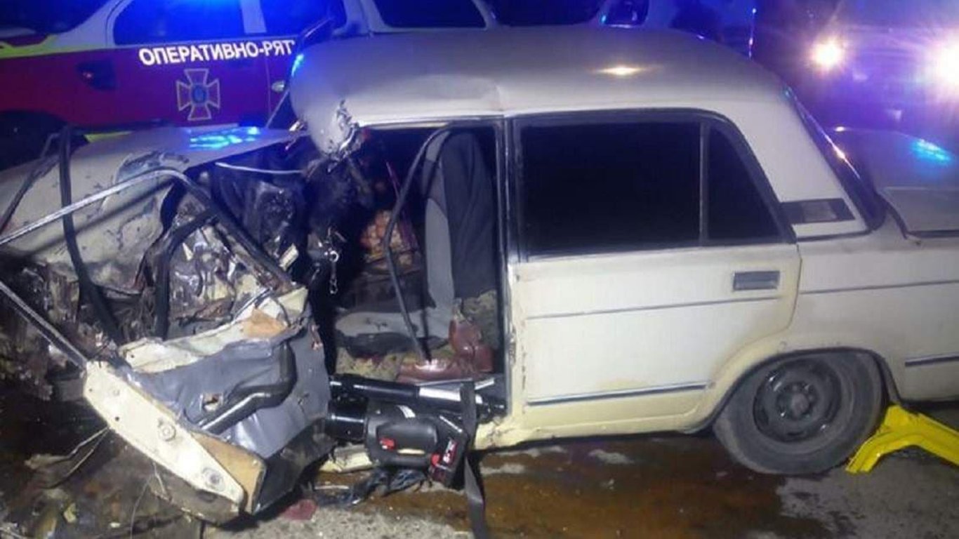 Вблизи Дрогобыча произошло ДТП - пьяный водитель врезался в легковушку, пять человек пострадали