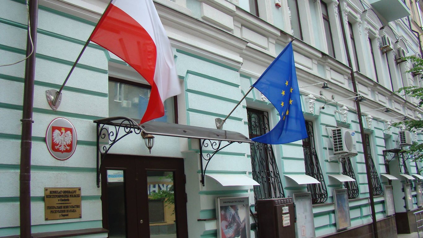 Генконсульство Польши в Харькове временно не принимает заявления на получение визы