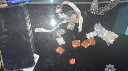 У Харкові затримали наркодилерів в одній зі лісосмуг міста. Фото - 285x160