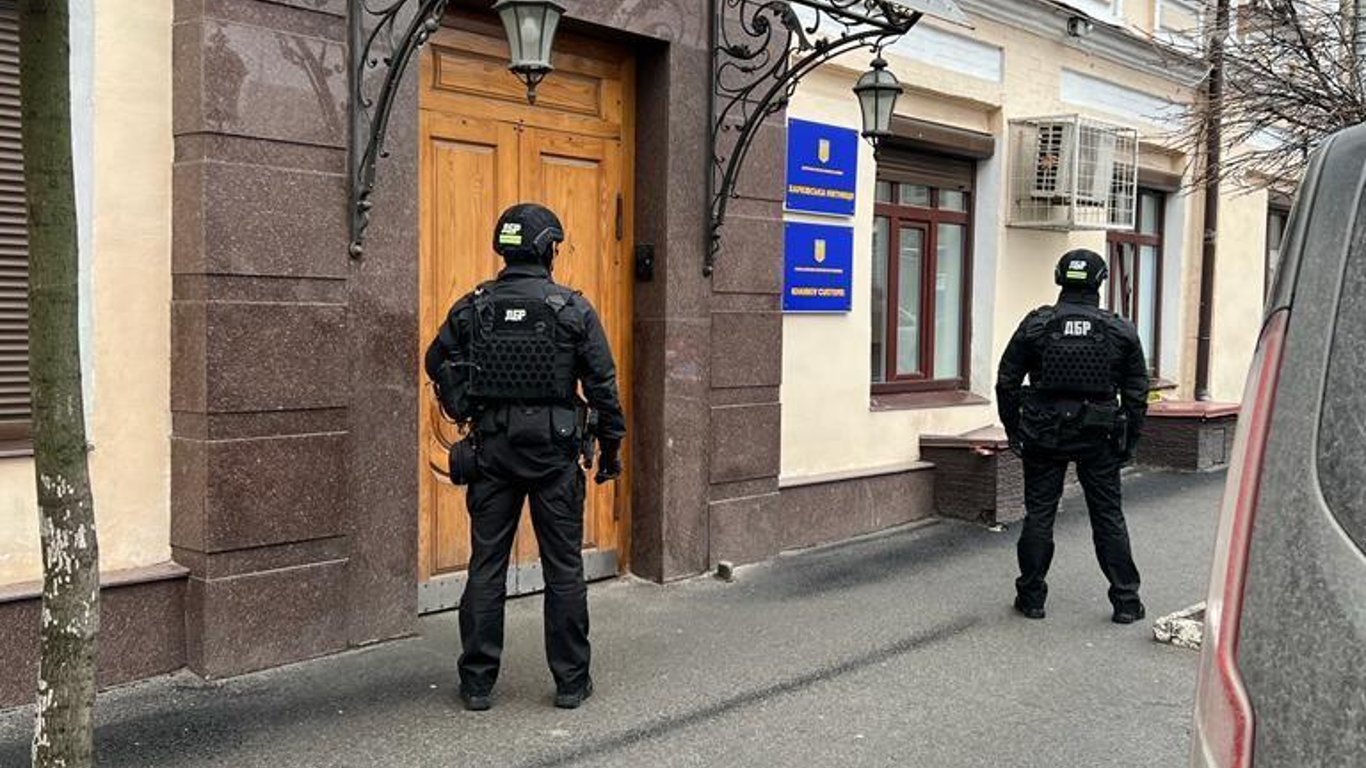 Заместителю начальника Харьковской таможни сообщили о подозрении
