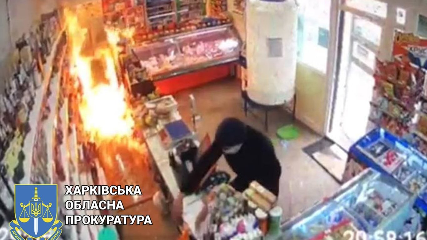 В Харькове мужчина попытался поджечь женщину в одном из магазинов города