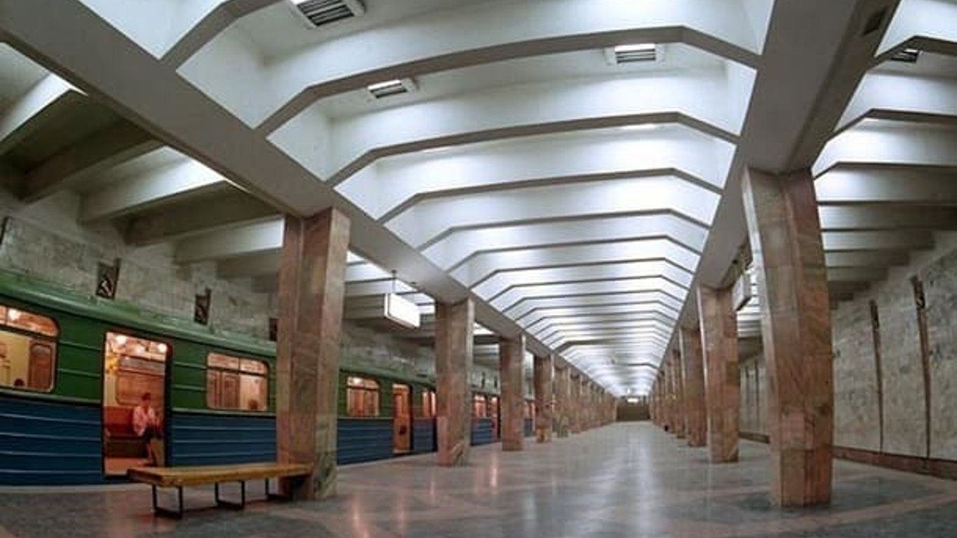 Харьковчан просят носить с собой документы в укрытие в метрополитене
