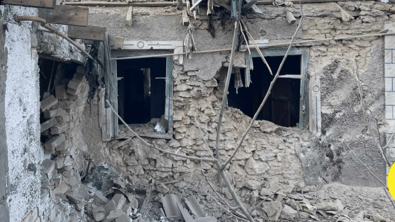 Росіяни обстріляли село на Херсонщині — є загиблий та поранений