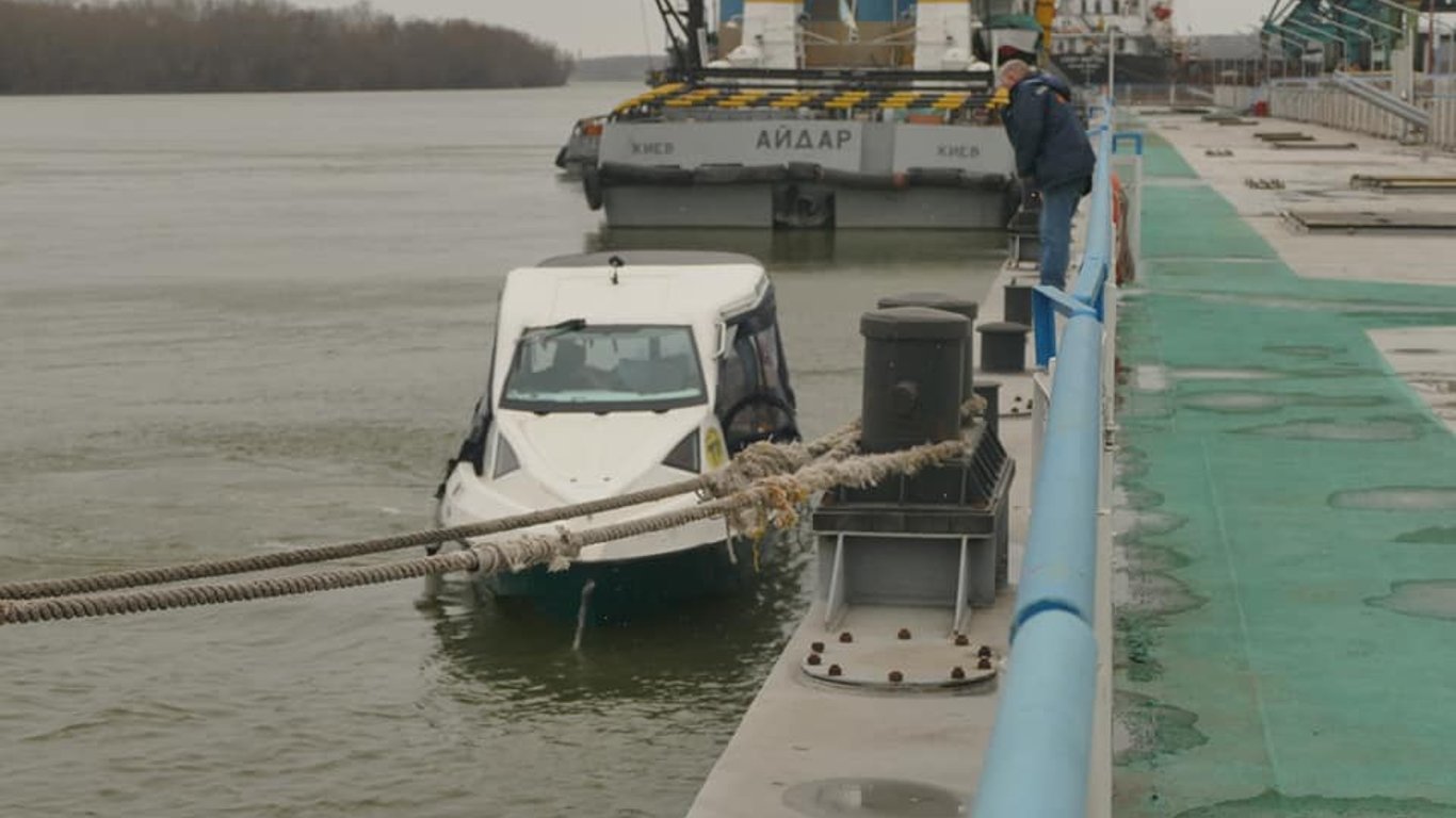 Из Румынии в Одесской области прибыли катера с гуманитарной помощью для военных