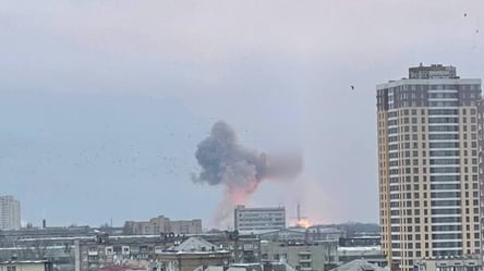 Оккупанты нанесли удар в районе самой высокой телебашни Украины в Киеве. Фото, видео - 285x160