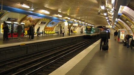В знак поддержки: в Париже станция метро получила название "Europe-Ukraine" - 285x160