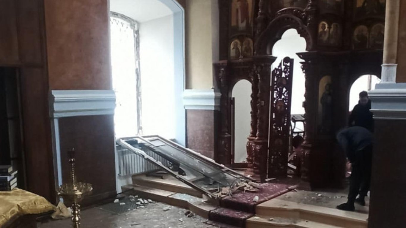 Россияне атаковали Успенский собор в Харькове - фото