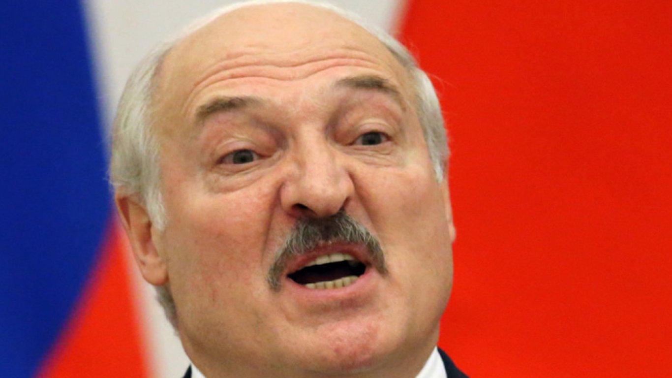 Самопровозглашенный президент Беларуси Лукашенко намекнул, что не введет войска