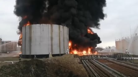 Украинские бойцы ударили по нефтебазе в Луганске: у захватчиков возникнут проблемы с горючим. Видео - 285x160