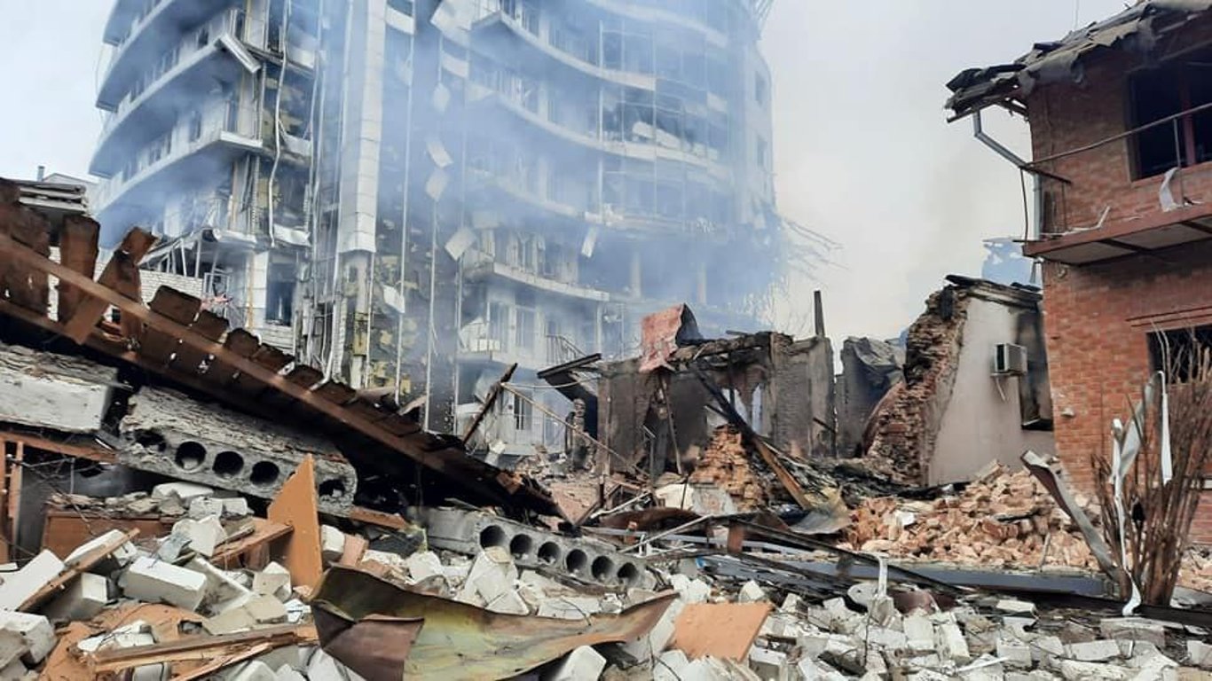 Война в Украине - Россия уничтожила 34 больницы и 202 школы