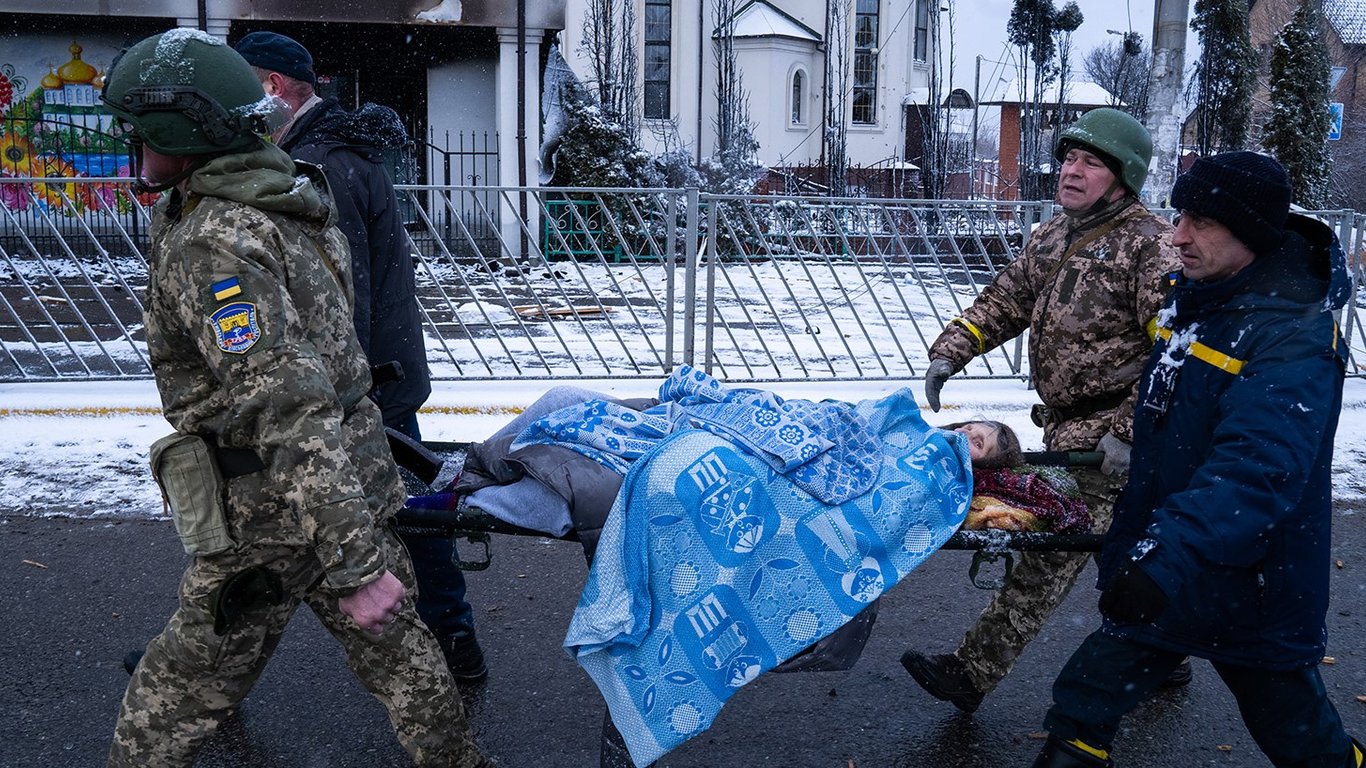 В сети показали фото разрушенного Ирпеня и ужасающие кадры эвакуации мирного населения