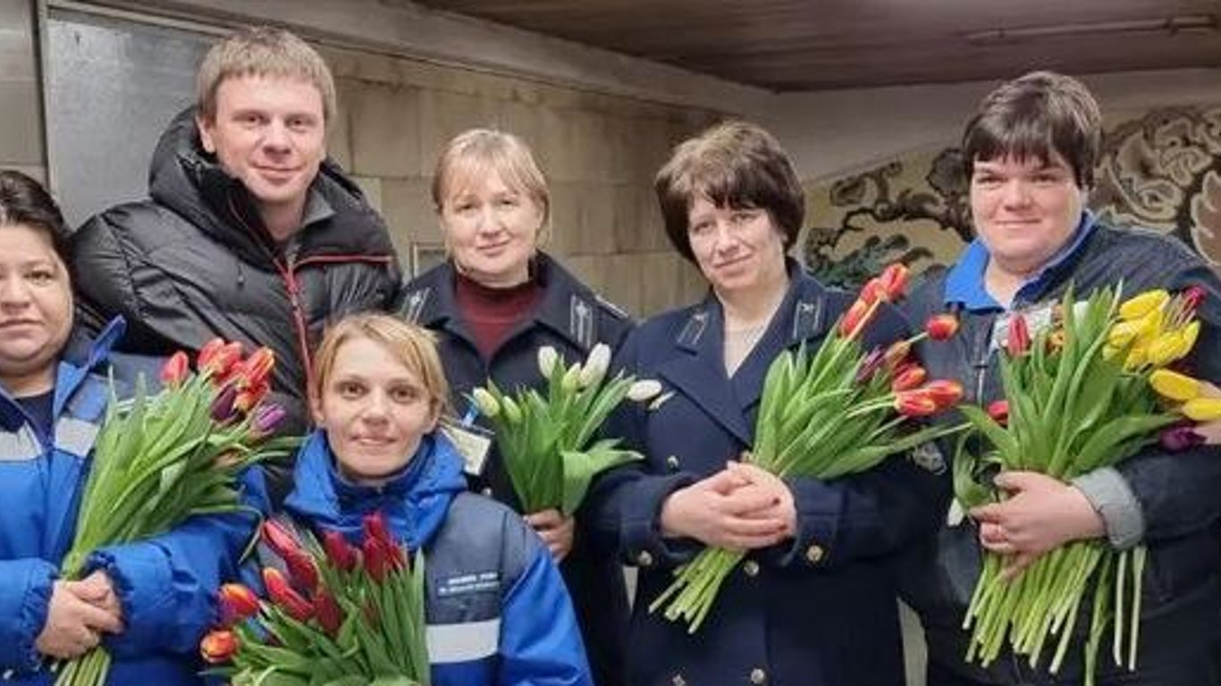 Дмитро Комаров привітав жінок з 8 березня у бомбосховищі: як це було - фото